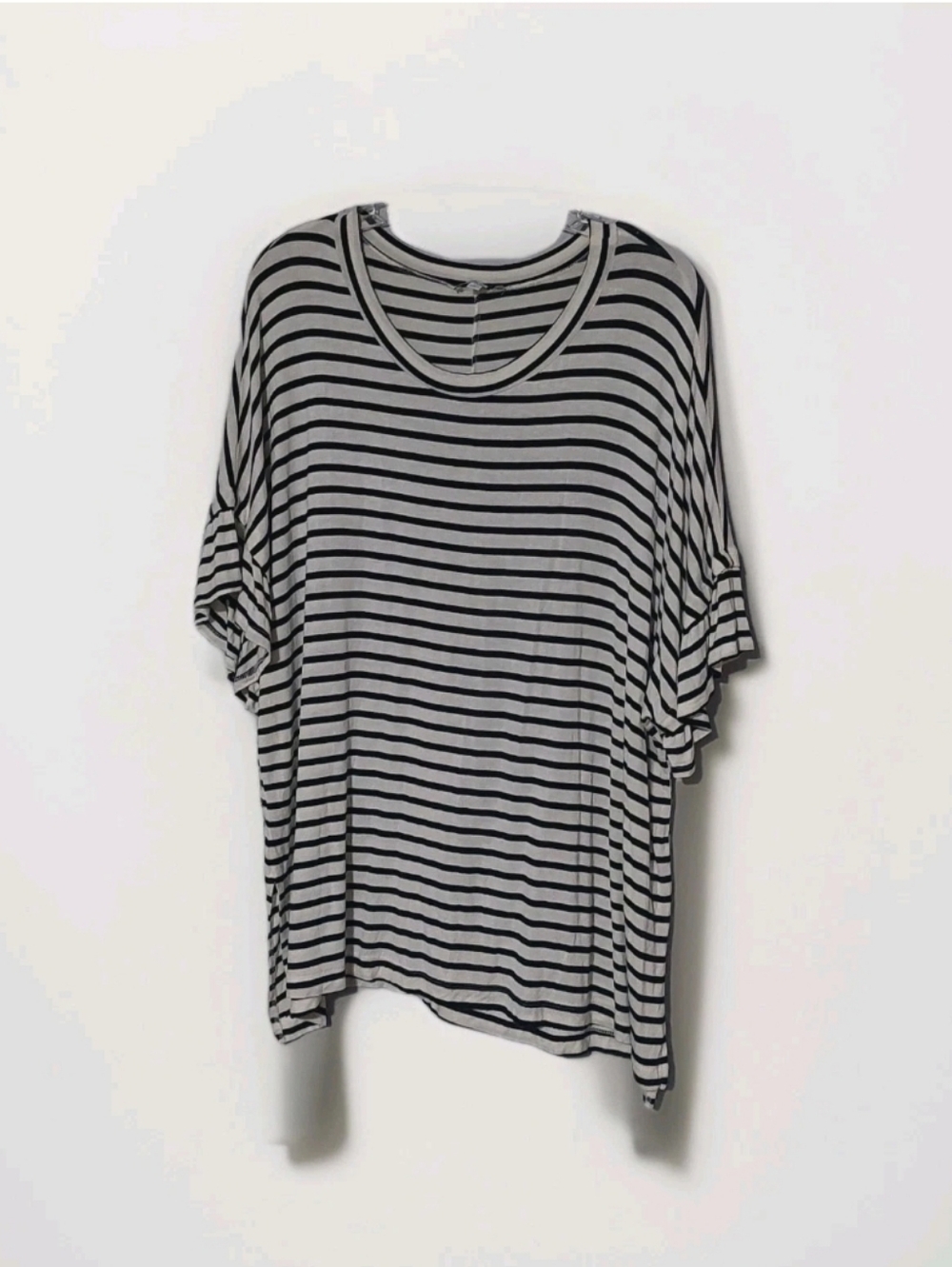 Striped Short Sleeve Women's Top - Black & White